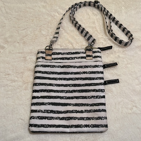 SCOUT Minnie Mouse Crossbody Bag - Picture 4 of 11